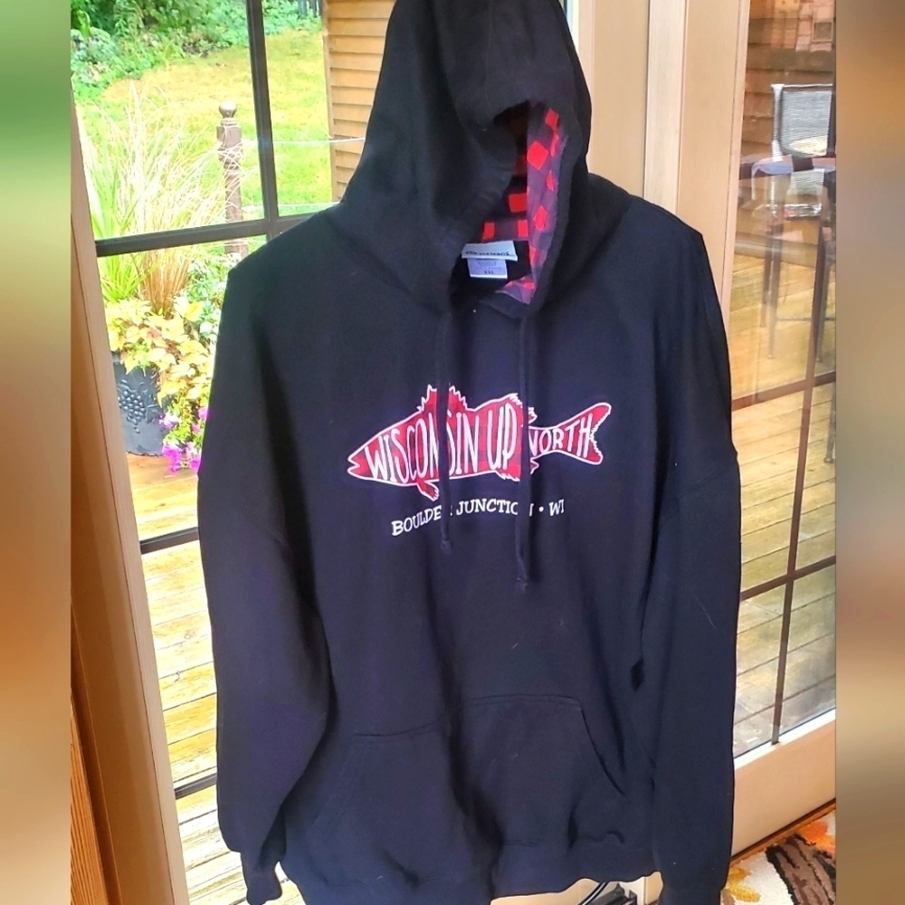 Artisans Graphic Fish Wisconsin Black Long Slv. Boulder Junction Sz. XXL Hoodie